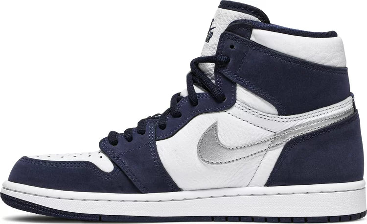 Navy blue hot sale retro jordans